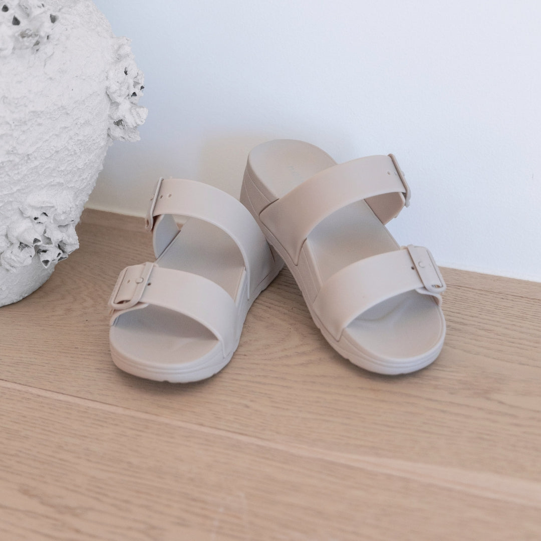 Skyhigh Wedge - Sand